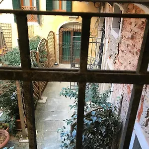 Melusina Ca' Bernarda Venice Historical Center Apartment